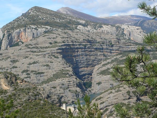 La Pe�a San Cosme y la presa de Vadiello 