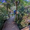 Después de las escaleras encontraremos más pasarelas para acercarnos a badinas cristalinas / Ruta a pie Nacimiento del río Cuervo | SL-CU 14 