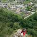 Tramo en descenso y vistas a Pontamafrey-Montpascal / V&iacute;a ferrata � Adret | La Passerelle 
