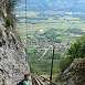 Camino de aproximaci�n junto al funicular con m�s pendiente del mundo / V&iacute;a ferrata � Cascade de l'Oule 