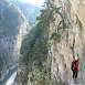Tramos en los que subimos ladeando bastante expuestos / V&iacute;a ferrata � Diable VI | La Mont�e au Ciel 