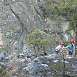 Puente tibetano que supera una canal / V&iacute;a ferrata � Solenzara 
