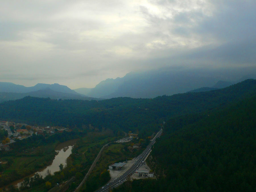 Vistas a Montserrat (mejoran en días despejados) 