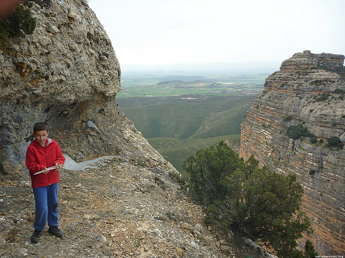 Acceso a la cornisa superior 