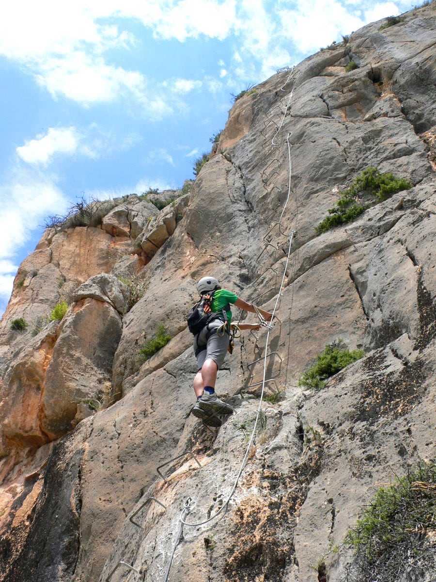 Primera pared de la ferrata de la Sierra de la Villa 
