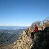 Momento contemplativo con vistas al Collsacabra y los Pirineos / Ruta a pie Les Agudes pels Castellets 