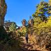 El camino se va estrechando hacia el norte / Ruta a pie Los Callejones de las Majadas. Serranía de Cuenca 