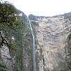 Vista completa de Gocta inferior - 540 metros de caída vertical / Ruta a pie Catarata Gocta 