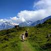 Punto 5. Caminando hacia el refugio de vacas para el mal tiempo / Ruta a pie Senderismo familiar al pie del Eiger | Suiza 