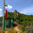 Entramos a la vía ferrata a la derecha de las antenas 