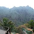 Camino empedrado que baja al barranco desde Masca 