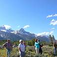 Con los Tetons al fondo dejamos aparcado el coche para hacer un avistamiento 