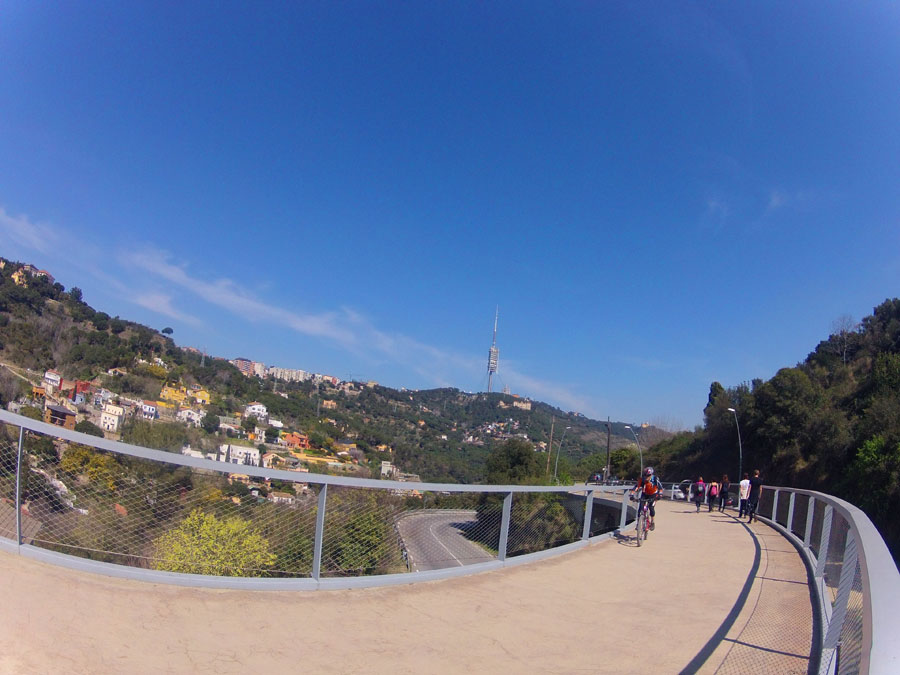 Puente sobre la carretera de Vallvidrera 