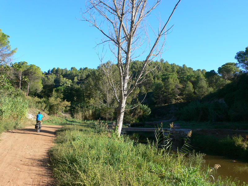 Descendemos hacia la Resclosa del río Llobregat 