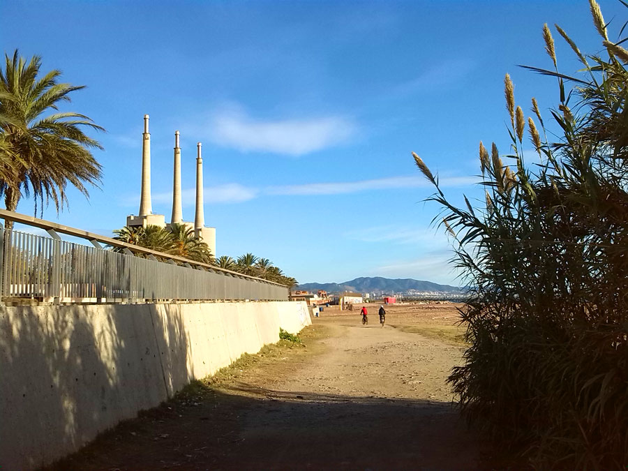 Saliendo del Parc Fluvial del Besòs 