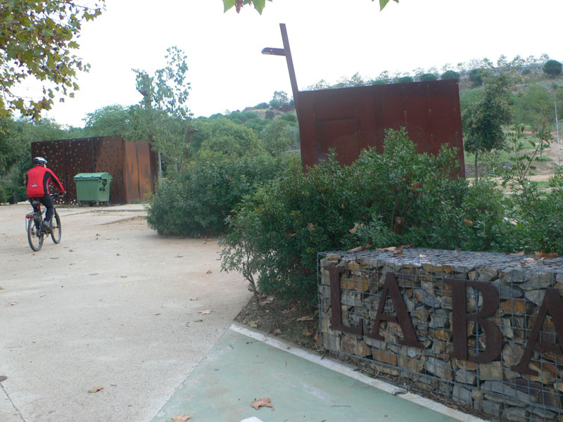 Entrada al parque de la Bastida -lo dejamos a la derecha- 