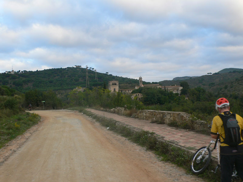 Vista del monasterio de Sant Jeroni de la Murtra 