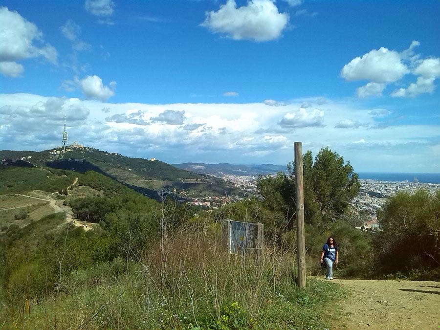 Vistas al Tibidabo desde Sant Pere Màrtir 