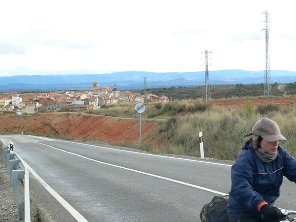 Día 1: Vista de la Puebla de Valverde desde la carretera antes de llegar a la autovía 