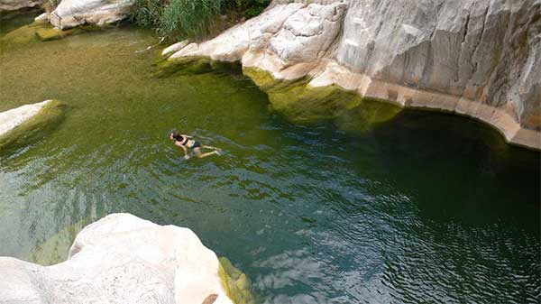 Un bañito en el Santuario de la Fontcalda 