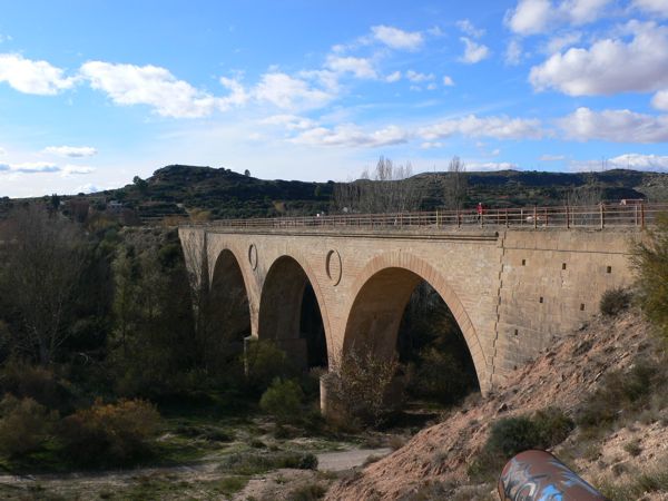 Último puente antes de llegar a Alcañiz cruza el río Guadalope 