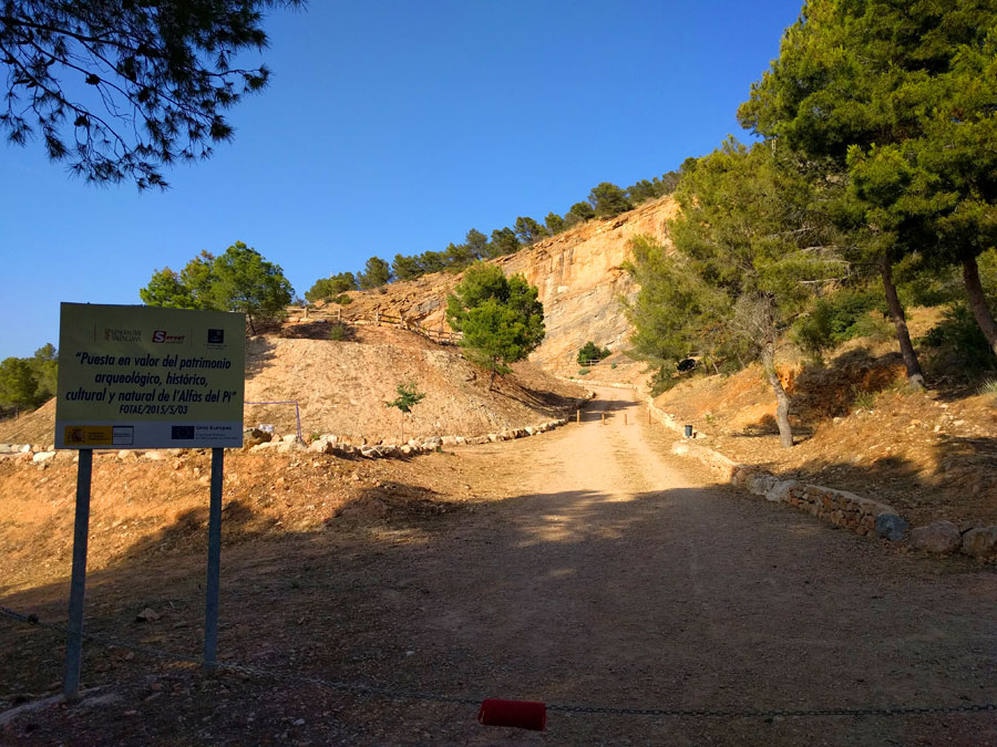 View of the quarry from the approach 