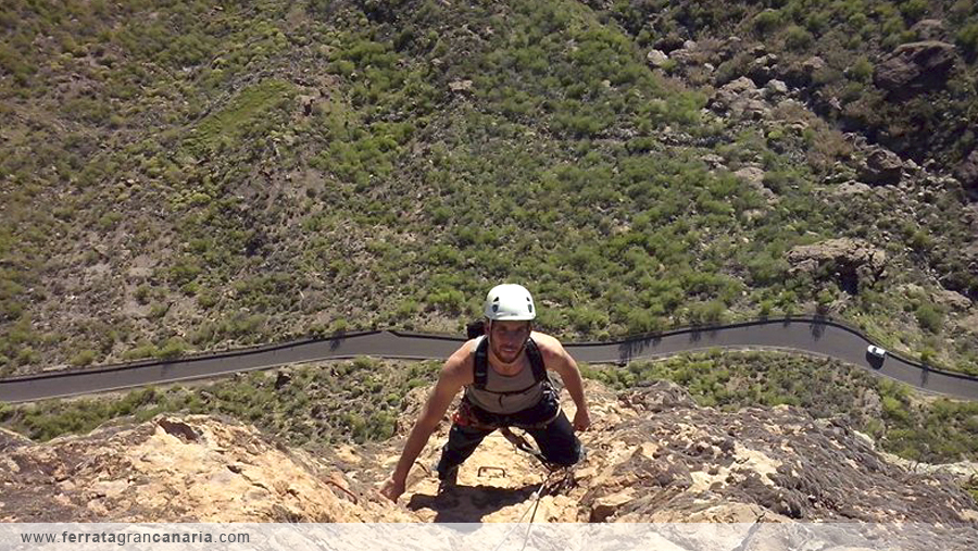 Pared vertical antes de llegar a cima 