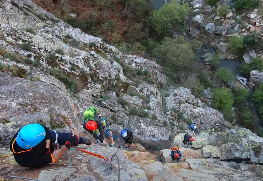Tercera sección de la vía ferrata © JL Adventurer / Youtube 