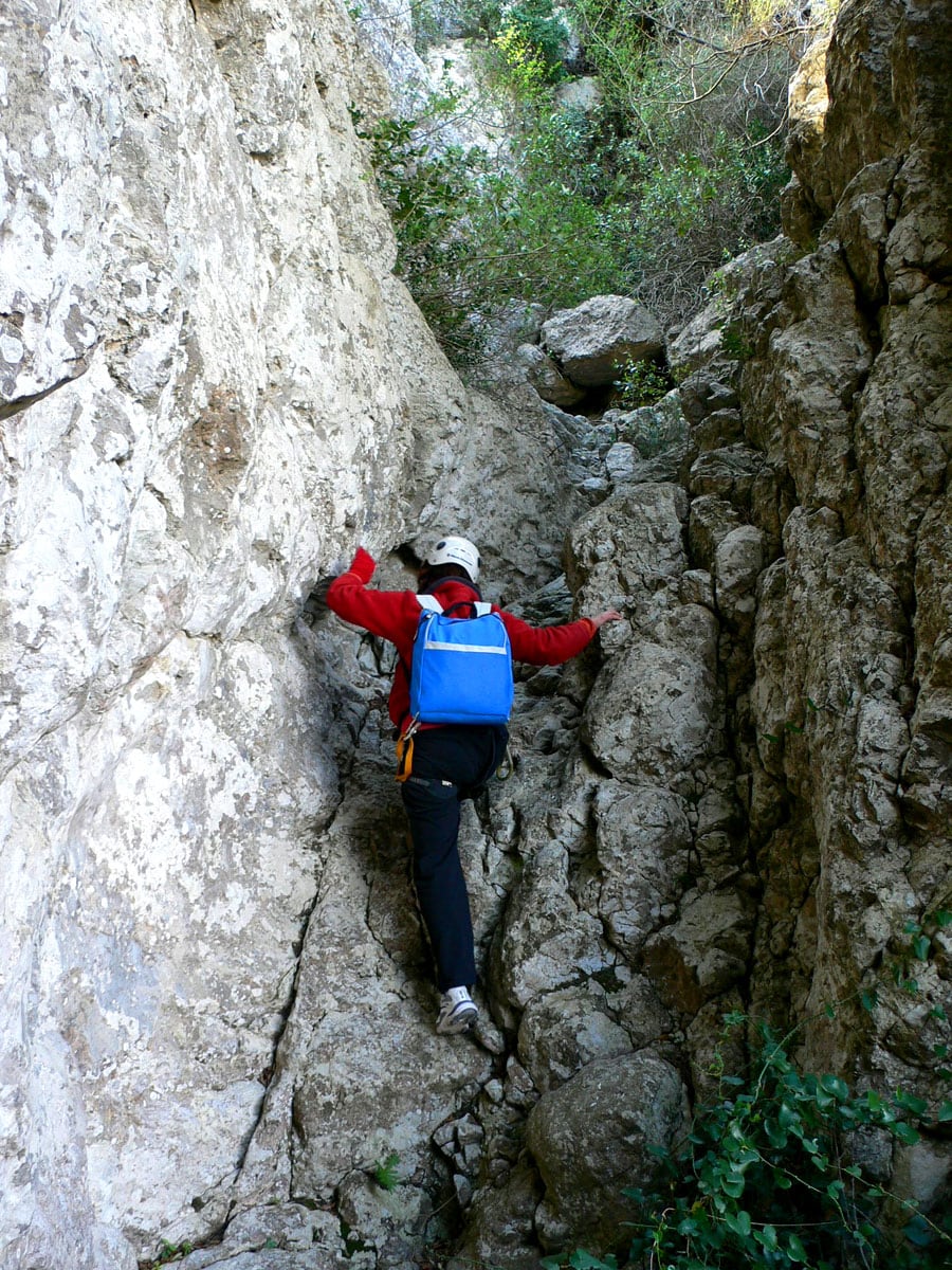 Trepadas fáciles dentro del barranco 