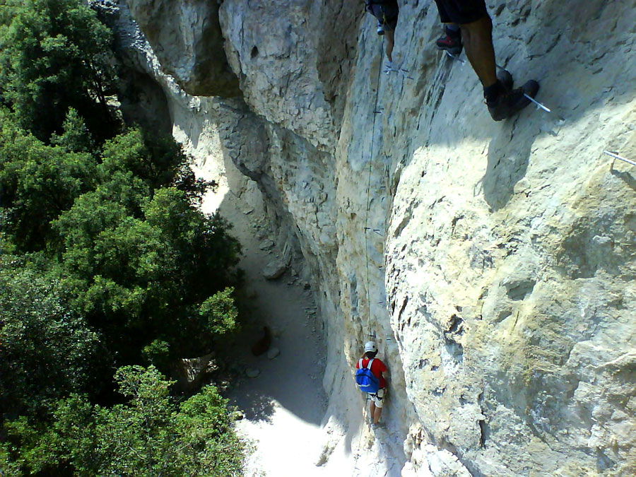 Extra overhanging steps 