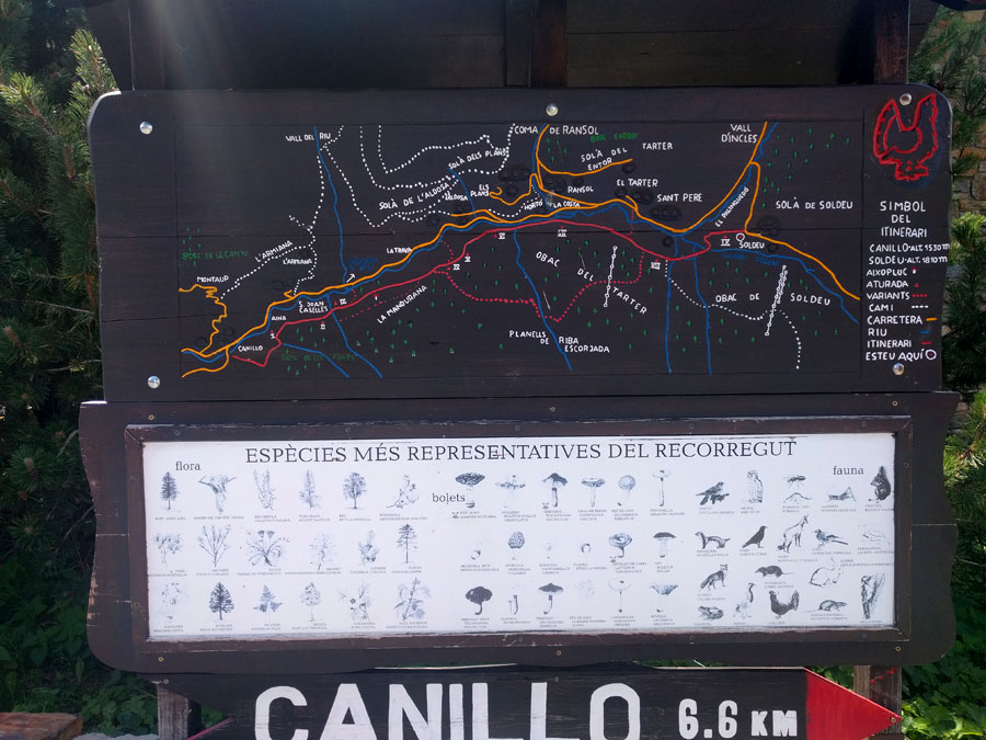 Signpost at the beginning of the route in Soldeu 