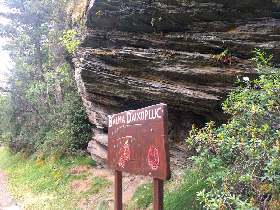 Shelter cave 