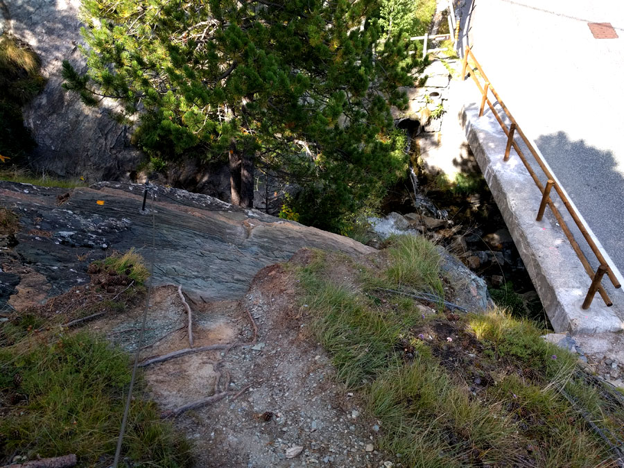 Equipped section with a cable close to the CS-240 bridge 