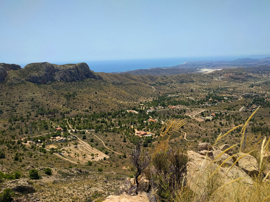 Vistas al mar desde la cresta de les Coves 