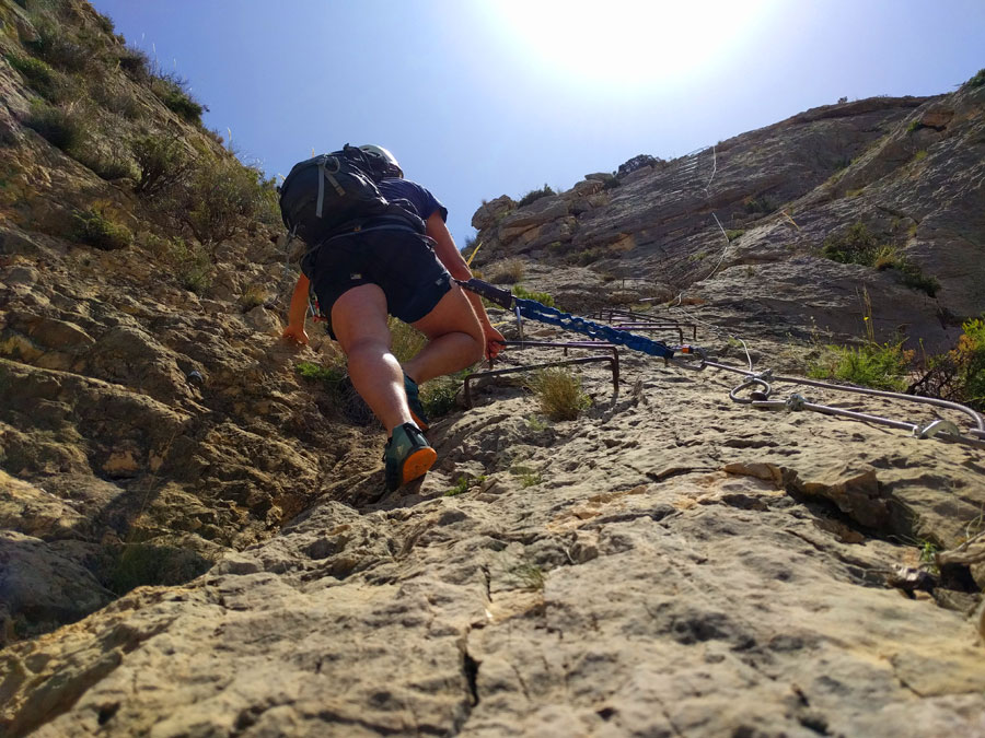Subiendo la vertical de unos 30 metros 