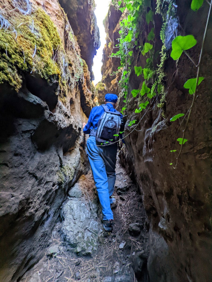 Otra estrechez antes de la salida de las Catedrales 