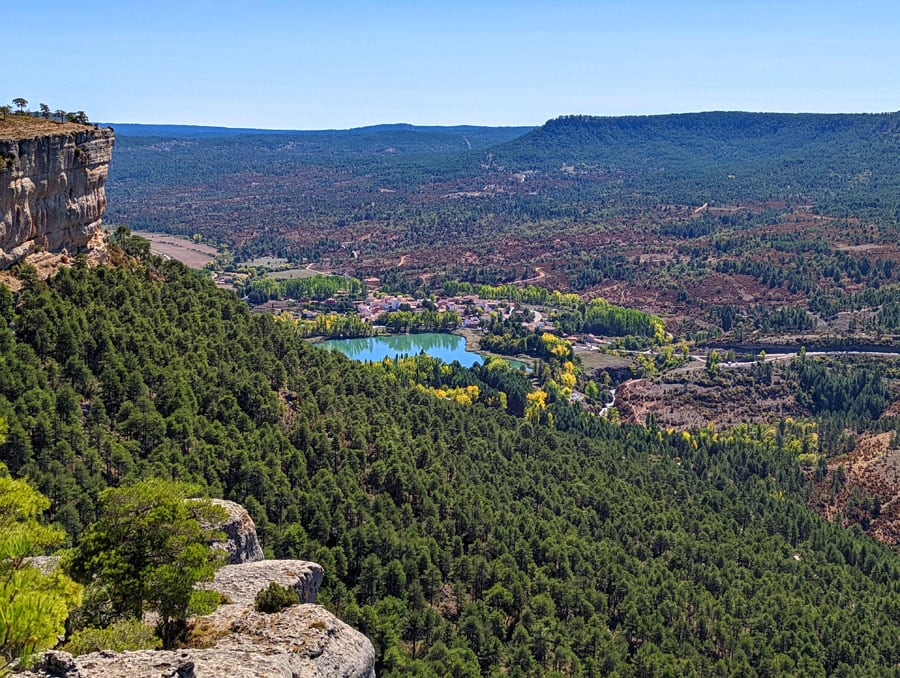 Grandes vistas sobre Uña y la laguna 
