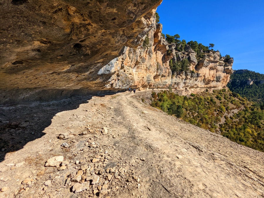 Camino natural e histórico de la Raya pasando por la cornisa