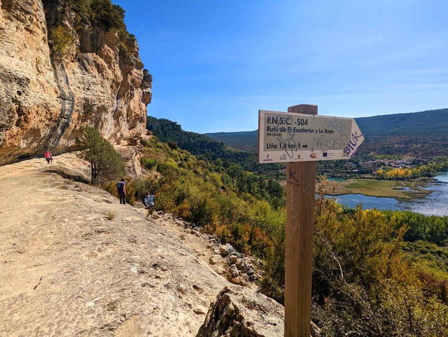 Desvío salimos de la cornisa 1.8 km de bajada hasta Uña 