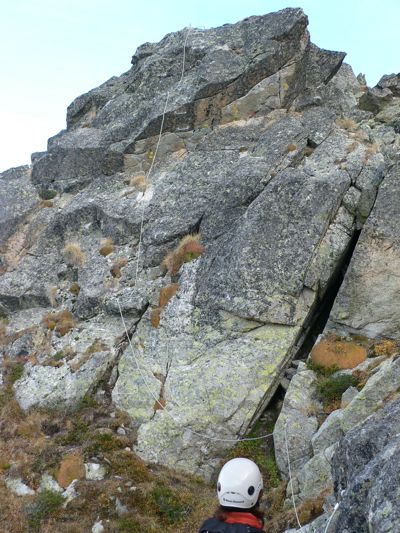 Exit in overhang of the right route 