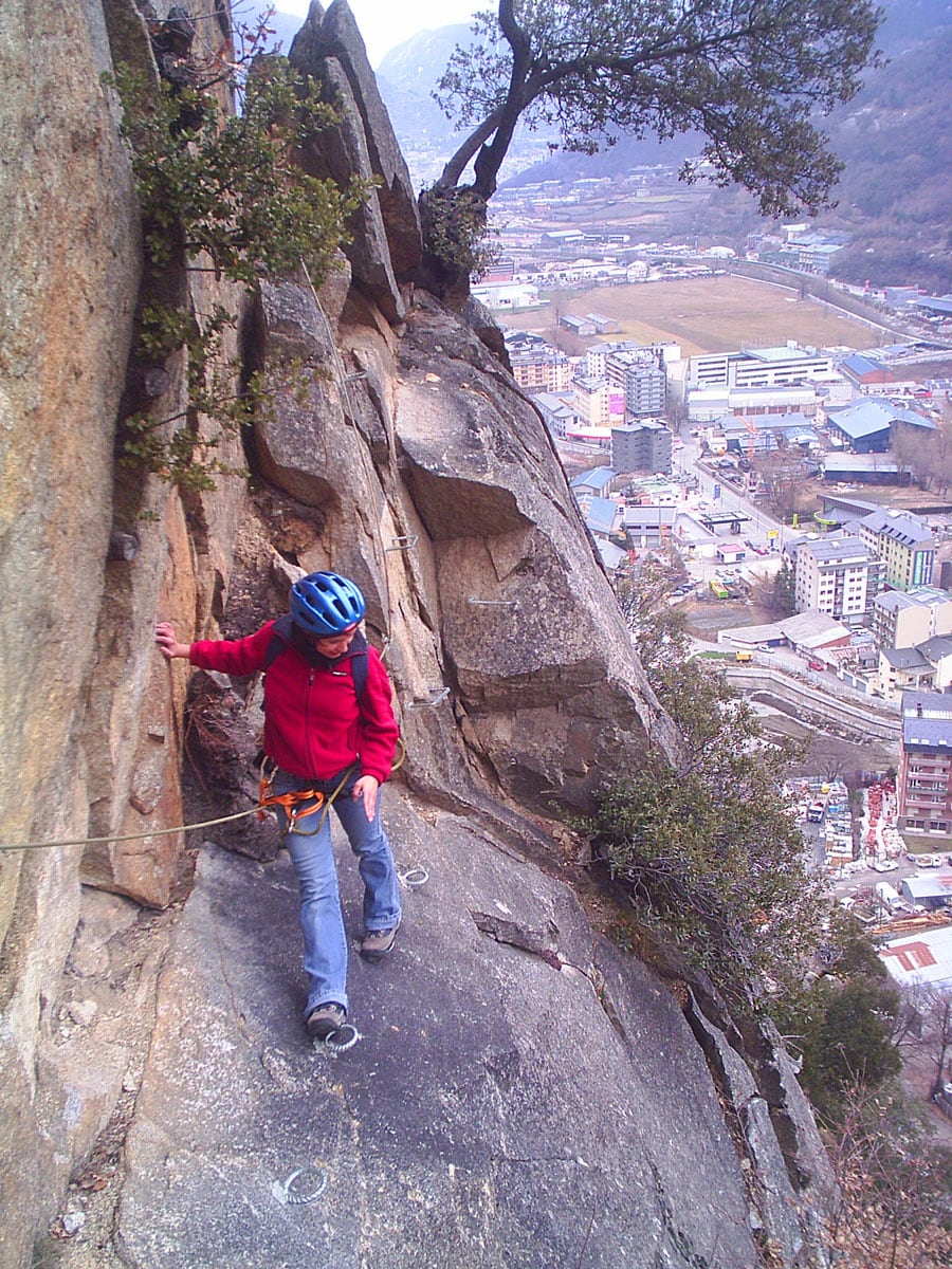 Lateral section and first views of Andorra la Vella 