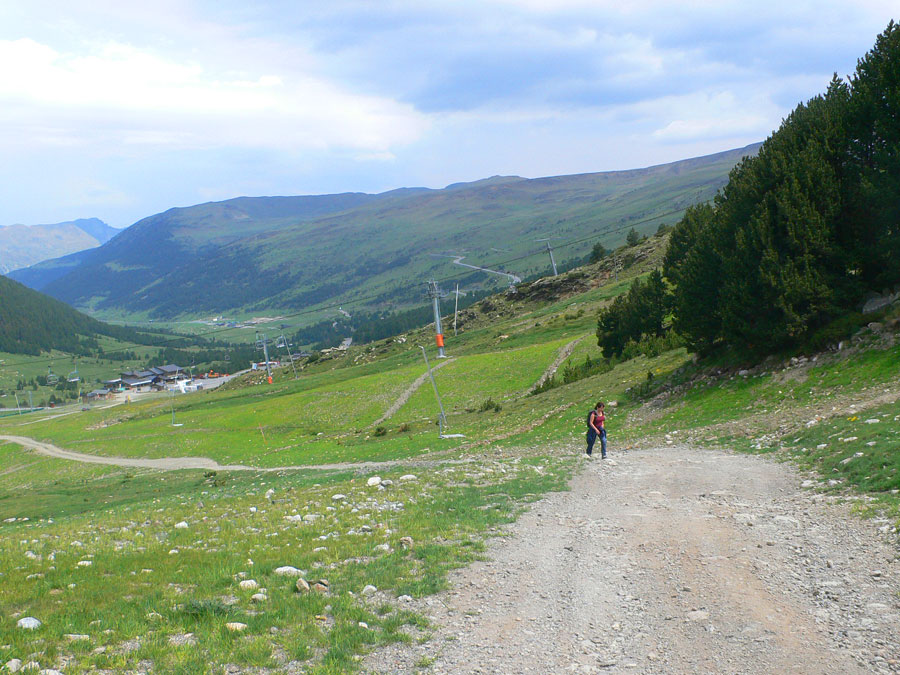 Approach on the ski slope of Grau Roig 
