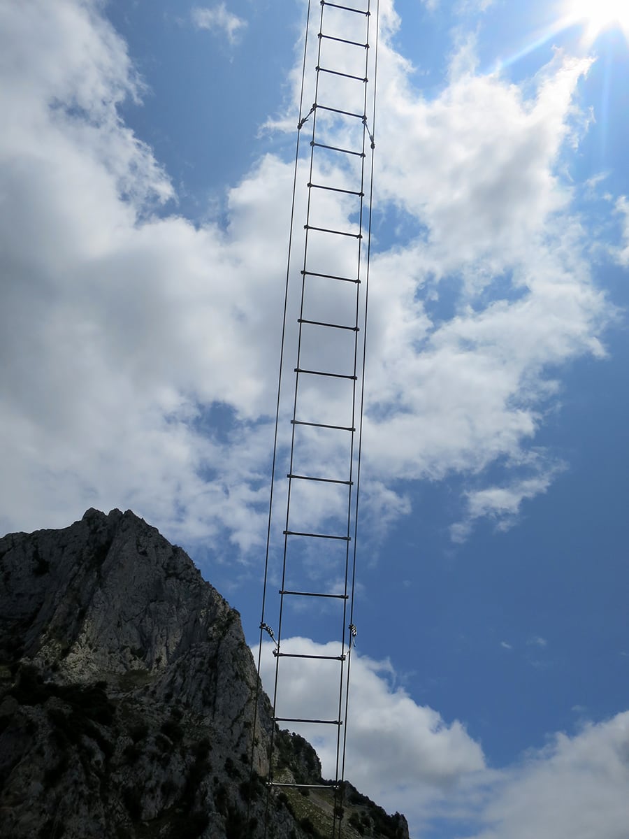 Otra vista de la escalera pero desde abajo 