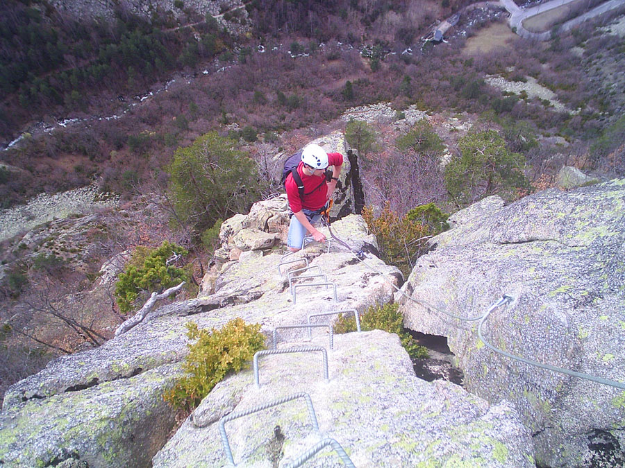 Climb before the bridge 
