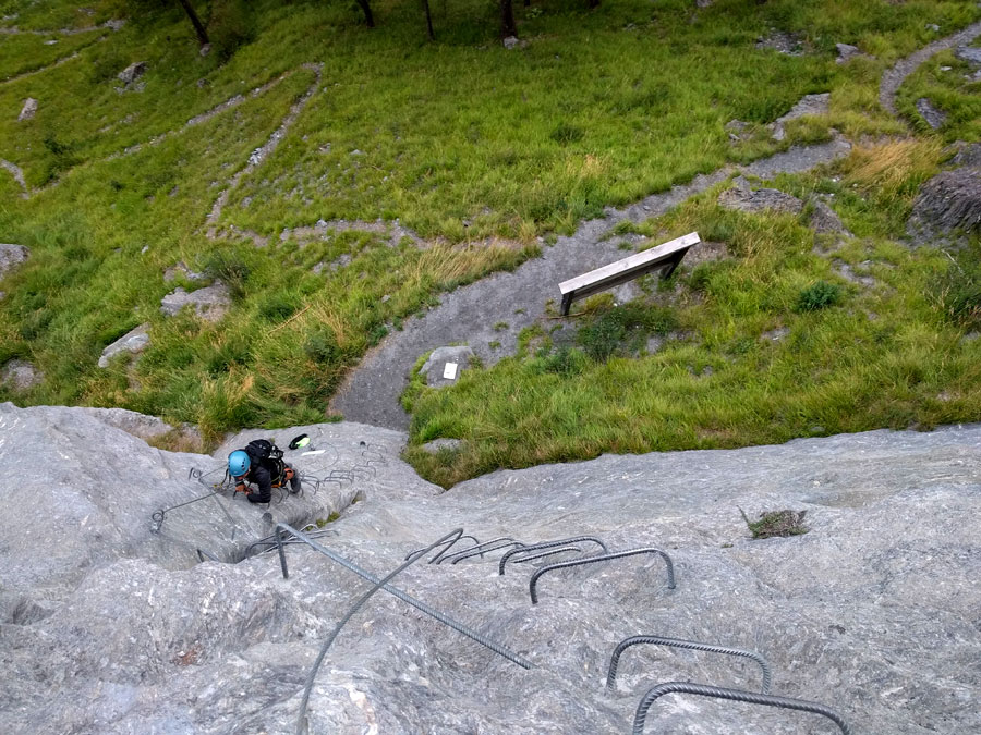 Inicio de la vía ferrata en el muro <em>du Grand Duc</em> (K4) 