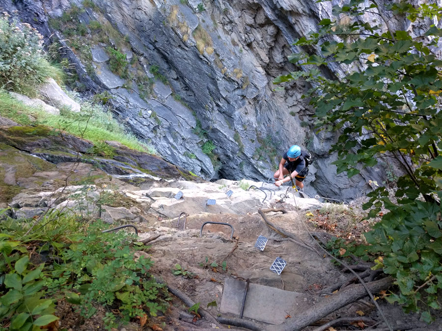 Saliendo del barranco en el final de la primera parte 
