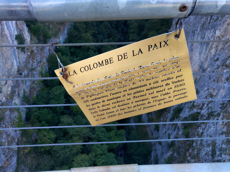 Cartel de la Paloma de la Paz 