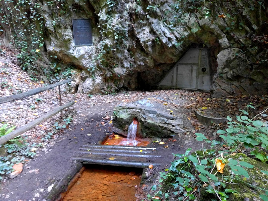 Detalle de una de las fuentes ferruginosas 