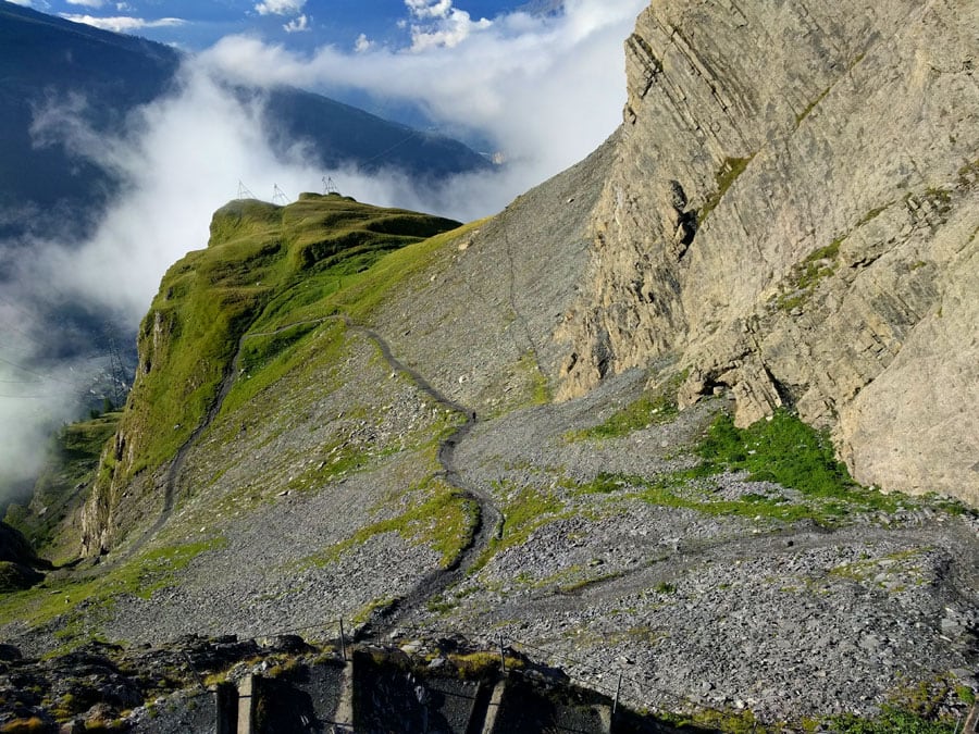 Vista del sendero de acceso a la vía ferrata 