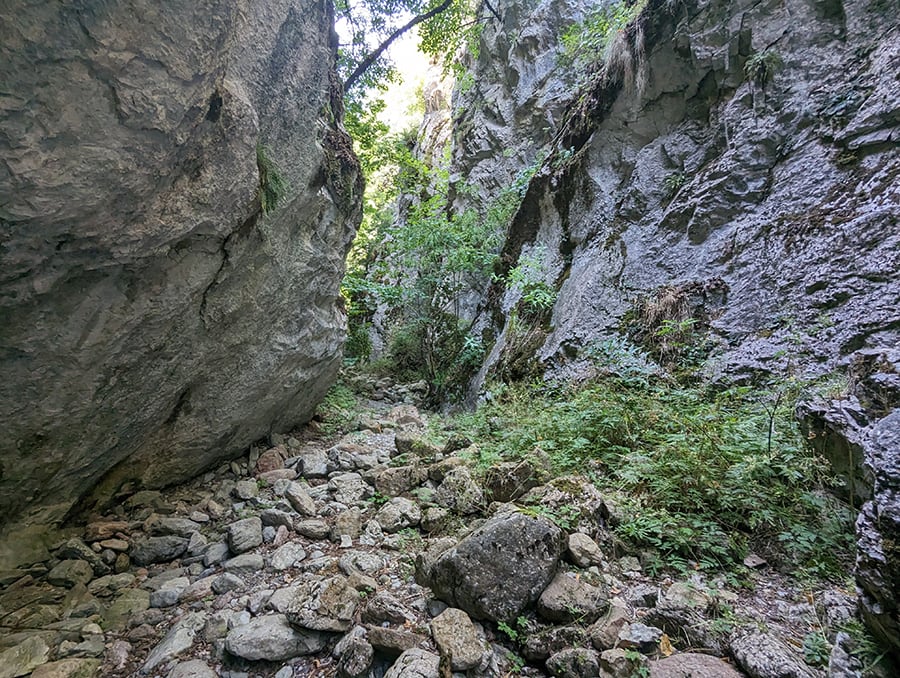 Seguimos a pie por el torrente 